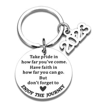 Load image into Gallery viewer, AMBREGRISSUN Class of 2024 Senior 2024 Graduation Gifts for Teen Girls Boys Inspirational Keychain for Grad High School College Students Gift for Adult Son Daughter Women Men Her Him Nurses Graduates
